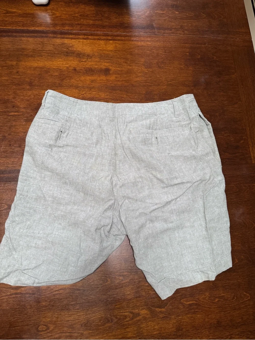 J. Crew Men's Light Gray Linen-Blend Flat Front Shorts